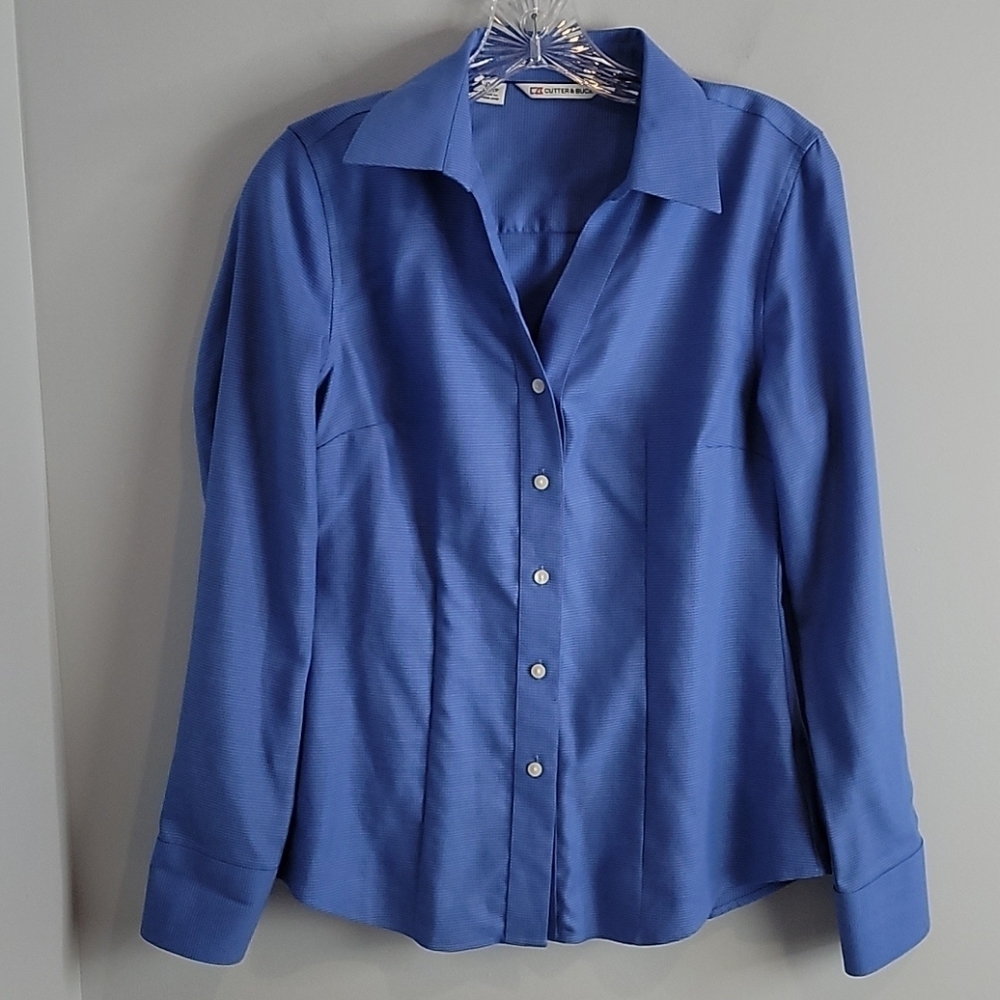 Cutter & Buck blue button down shirt XS
